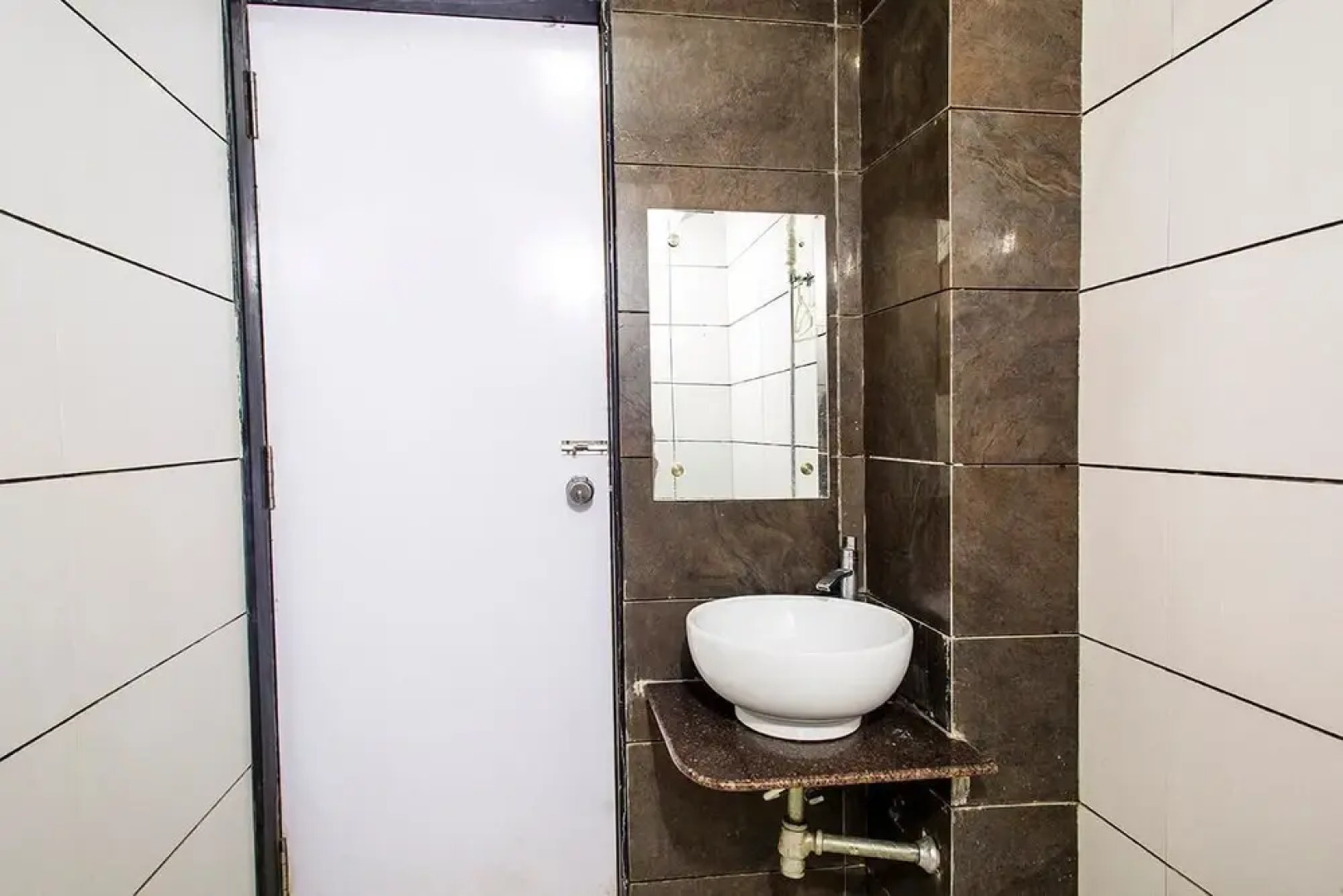 OYO 2222 Hotel Bhumi