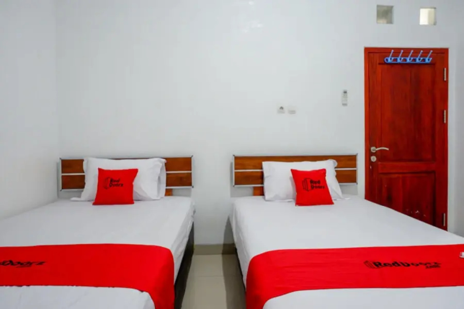 RedDoorz Syariah near Universitas Muhammadiyah Surakarta