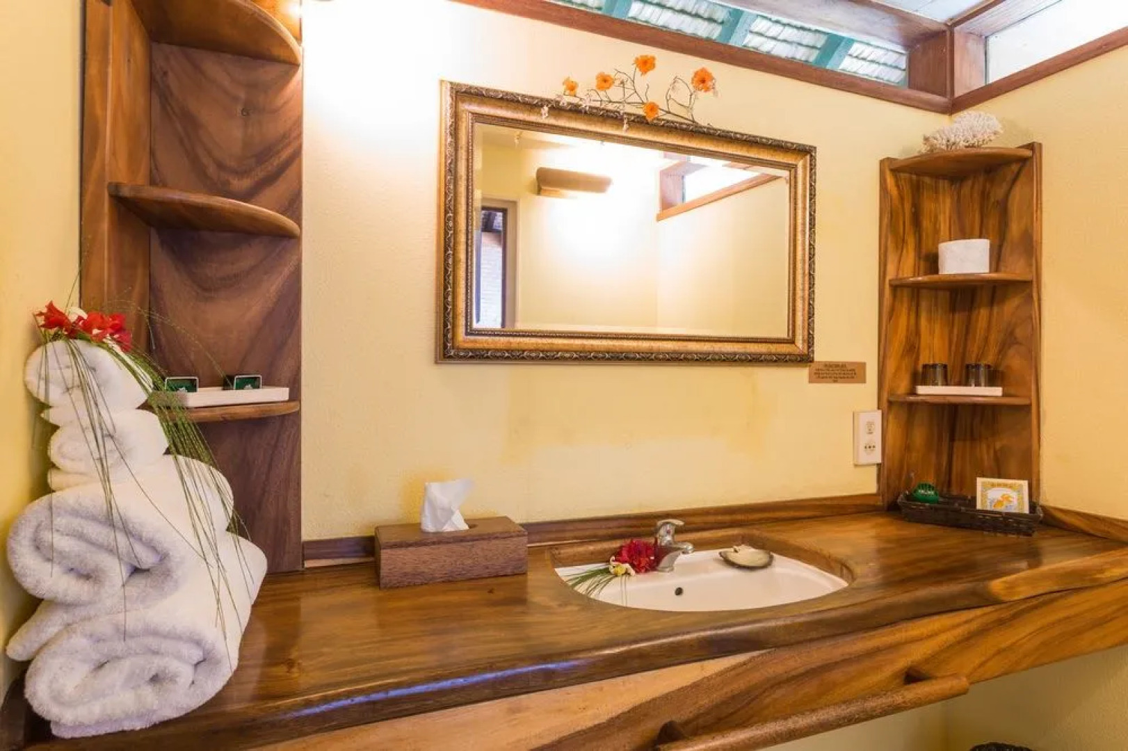 Bora Bora Lagoon Resort & Spa