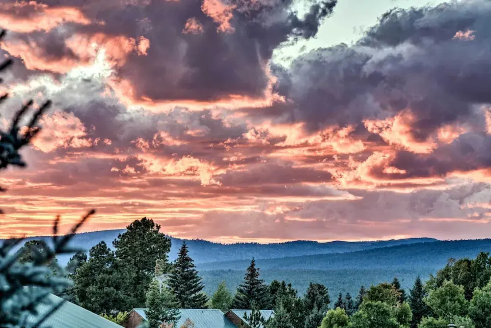 Pagosa Condo w/ Deck, 4 Mi to Hot Springs & Dtwn