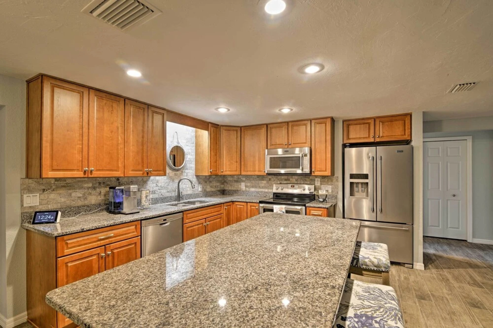 Updated Rustic Yankeetown Home w/ Lanai & Dock