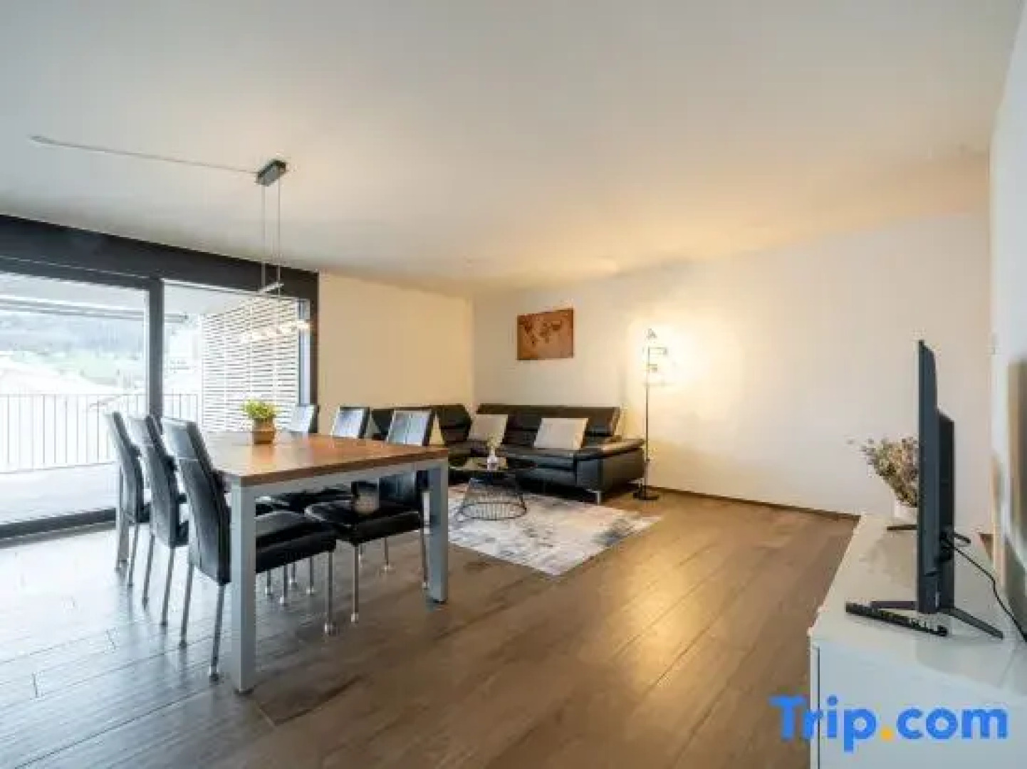 Swiss Living | High-Tech Kitchen, 1G WiFi, Balcony