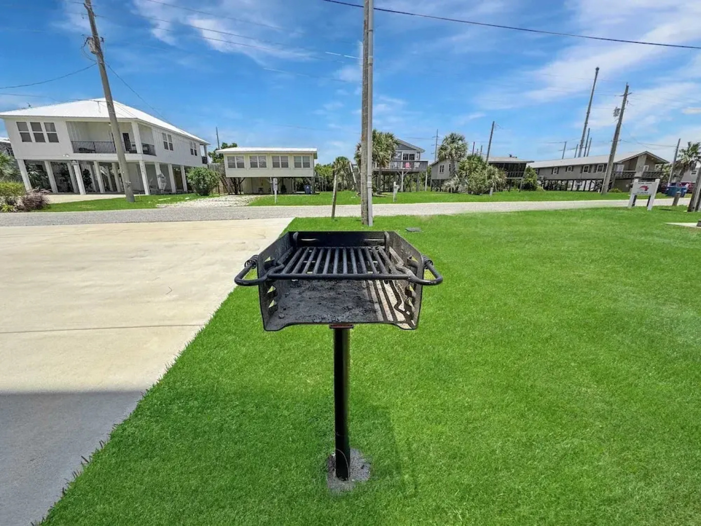 8 Bed 9 Bath Private Pool Grill Walk to Beach