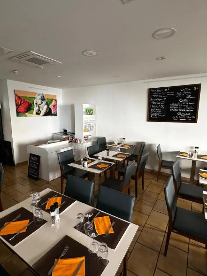 LE CENTRAL Hôtel Bar Restaurant