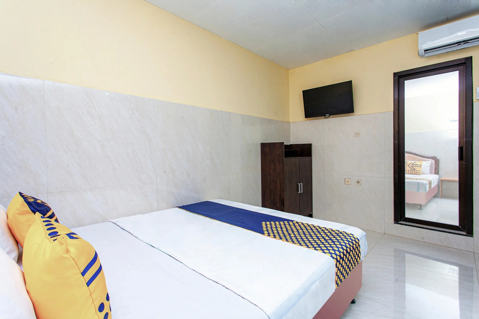 SPOT ON 2815 Hotel Damai