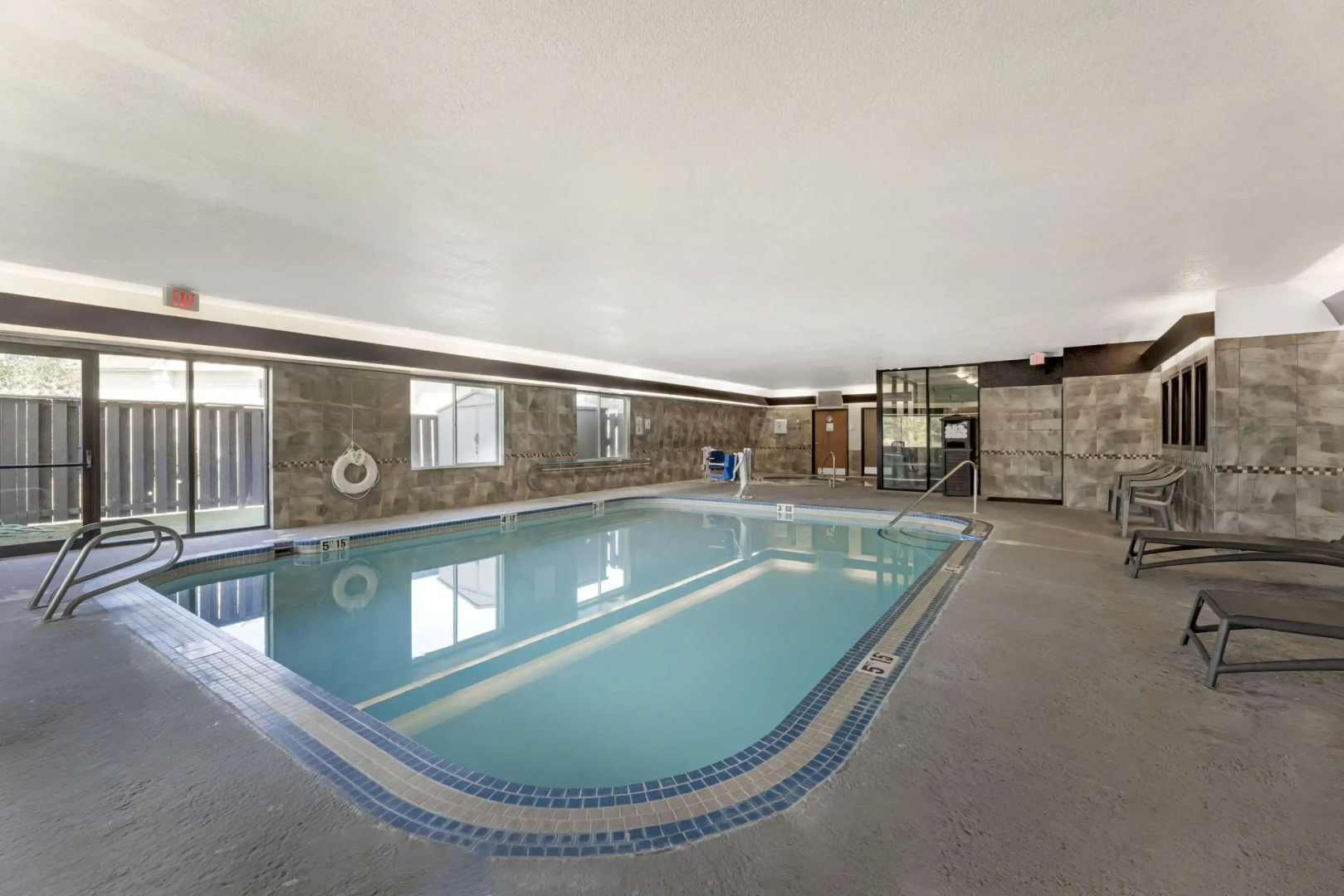 Comfort Suites Near Vancouver Mall