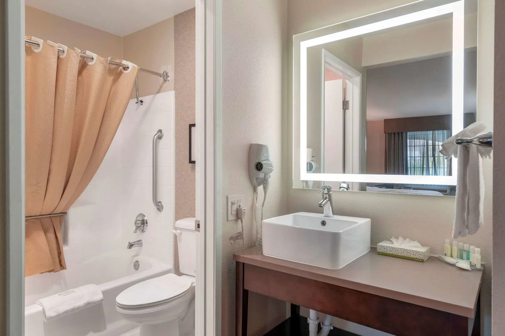 Quality Inn & Suites Camarillo - Oxnard