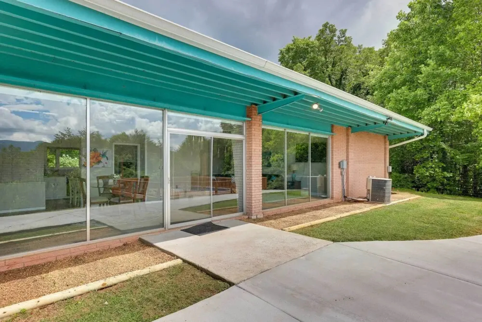 Private Saltwater Pool: Mtn-view Copperhill Home