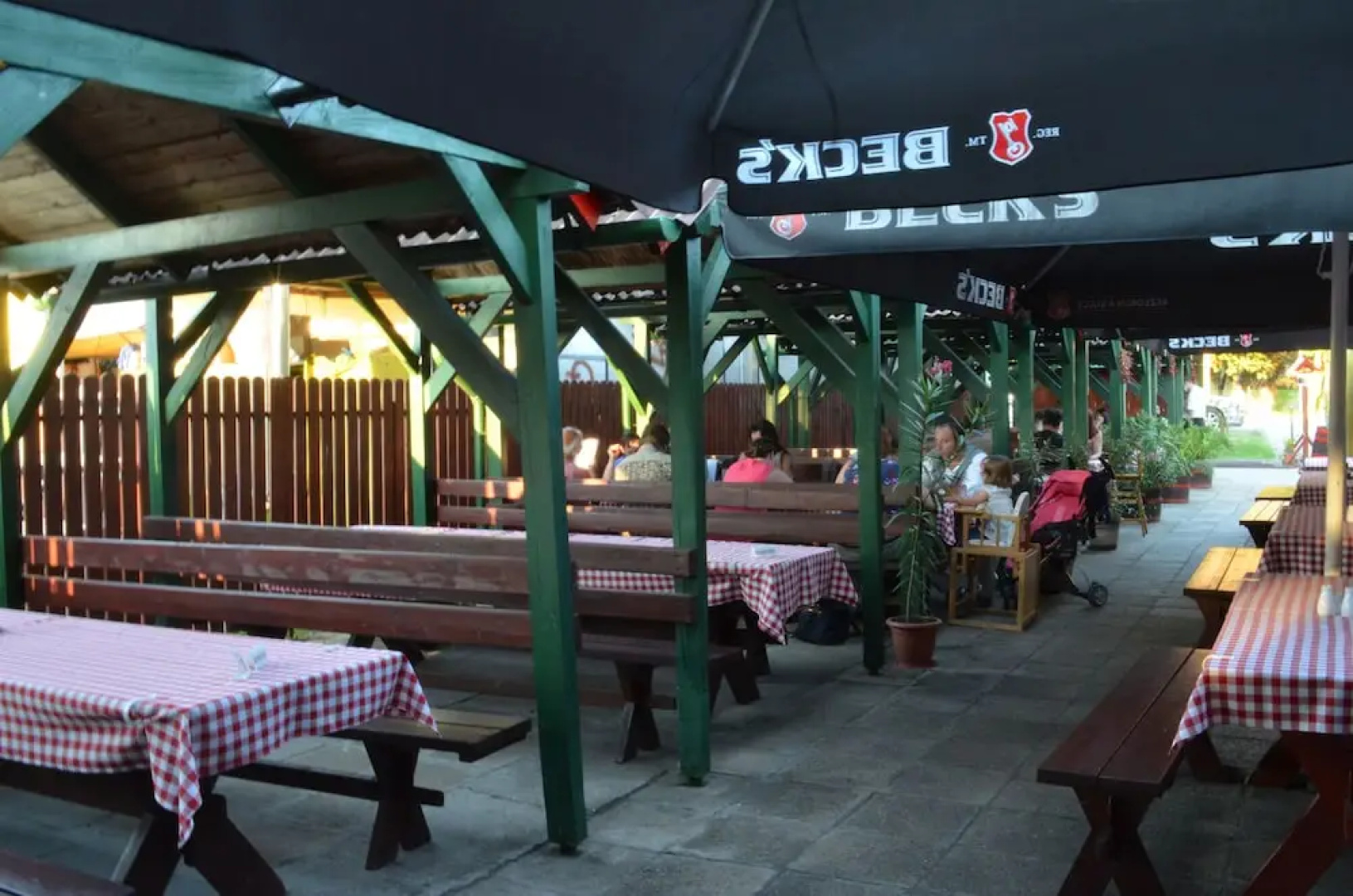 Hotel Napsugár és Gulyás Kunyhó Étterem