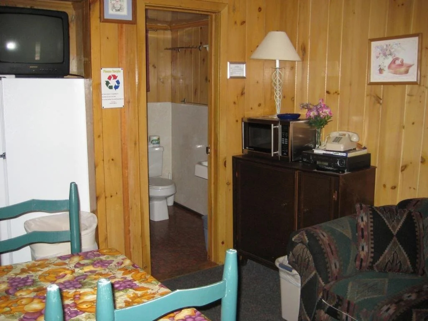 Cramers Point Motel & Cottages