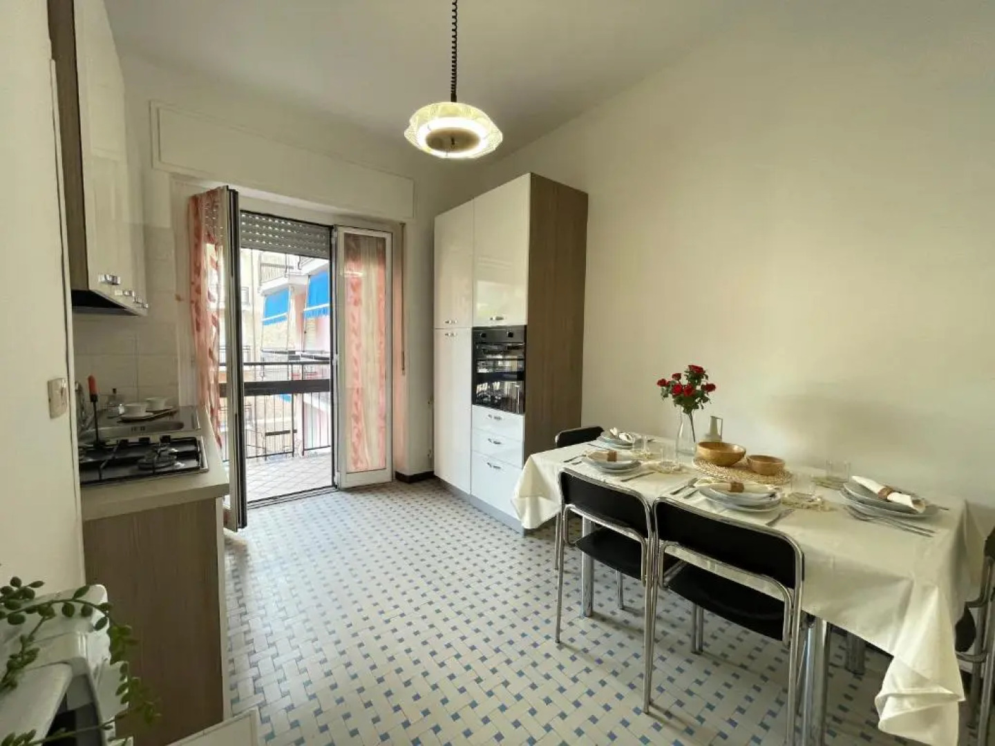 Piazza Doria 3 e 4 Locali Di fronte al Mare