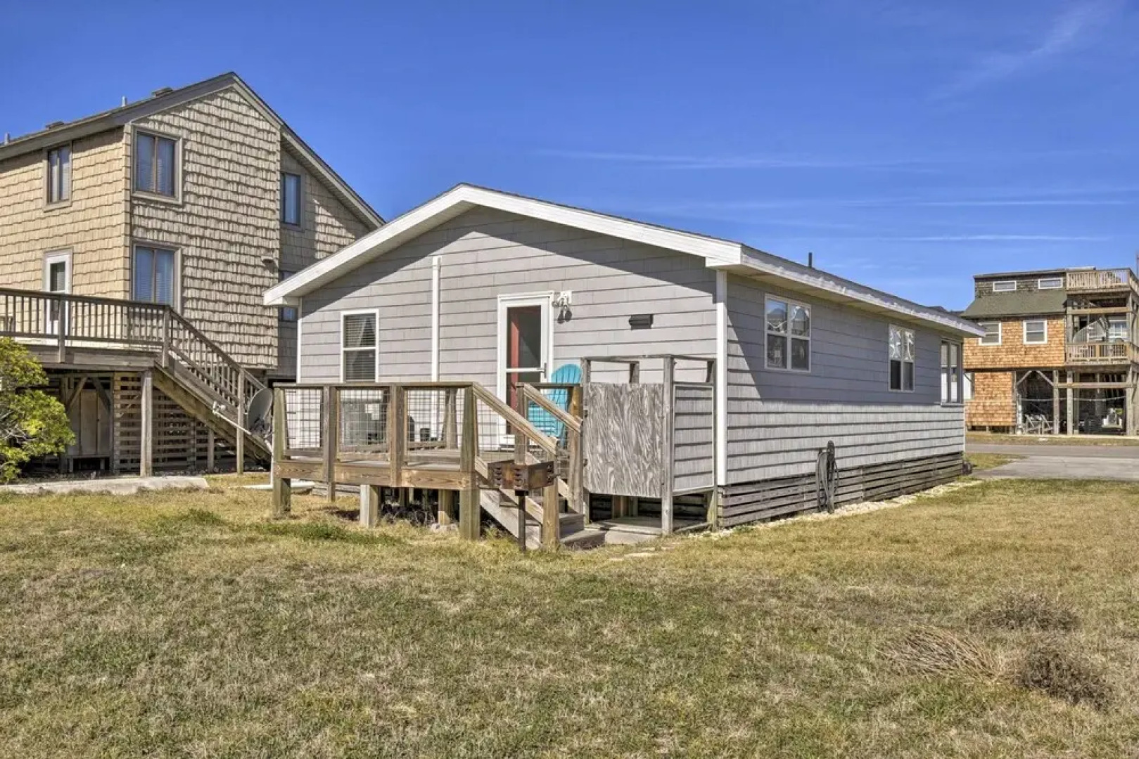 Nags Head Cottage: Screened Porch, Walk to Beach!