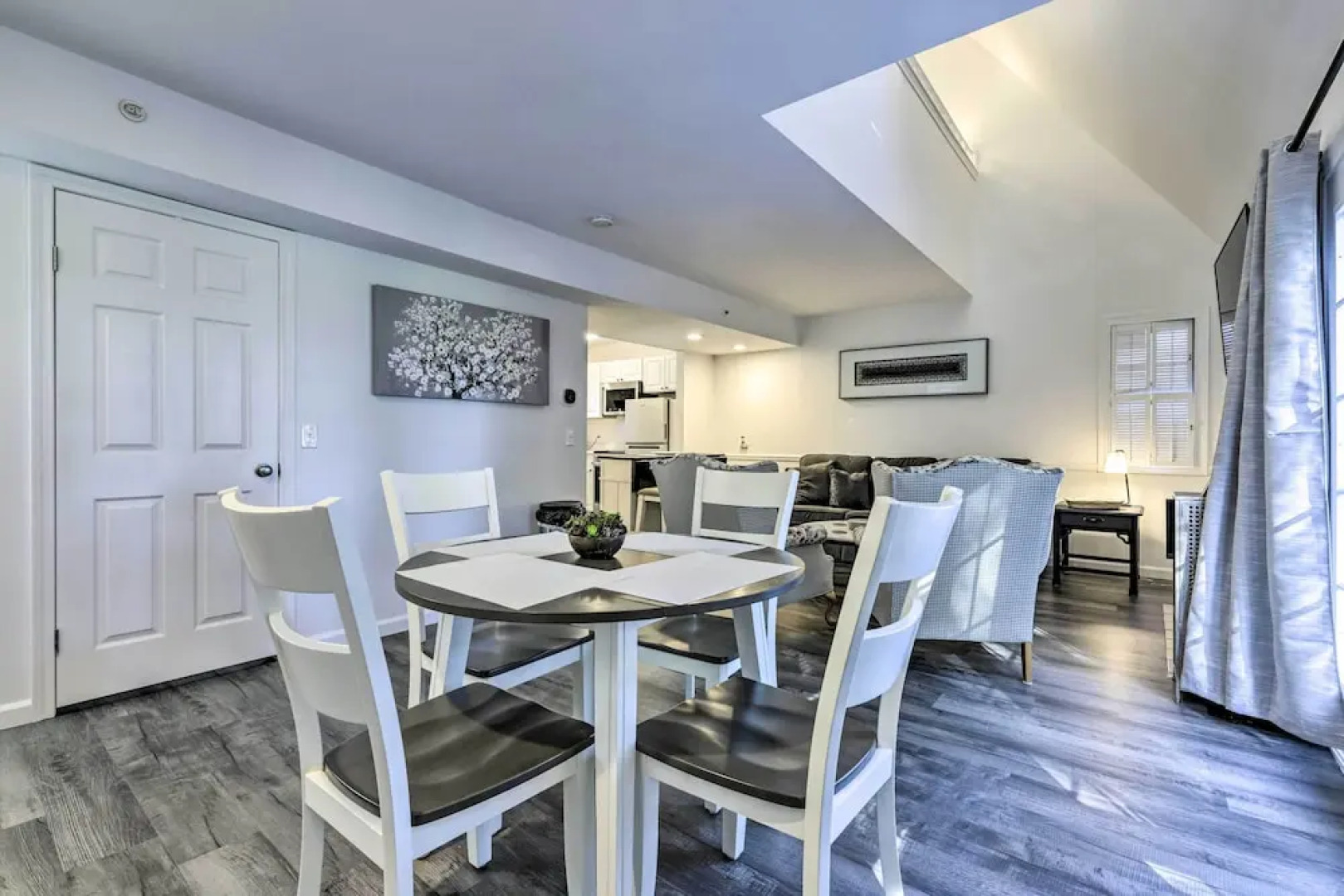 Norwich 'the Villas': Near Mohegan Sun Casino