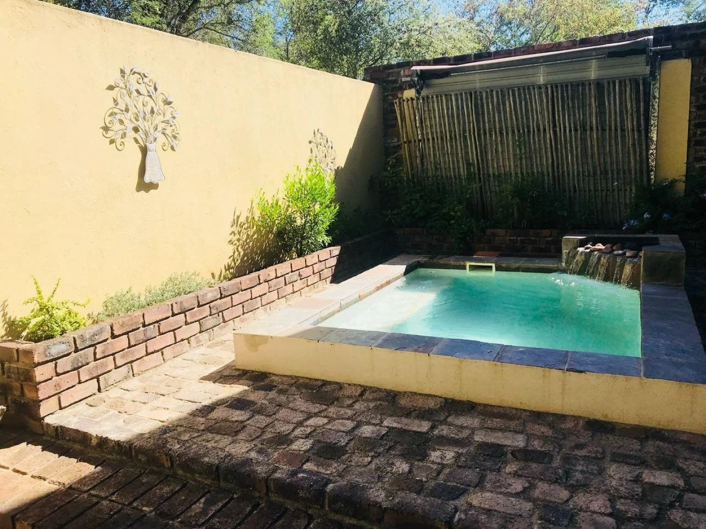 Ama-Zing African Safaris Lodge