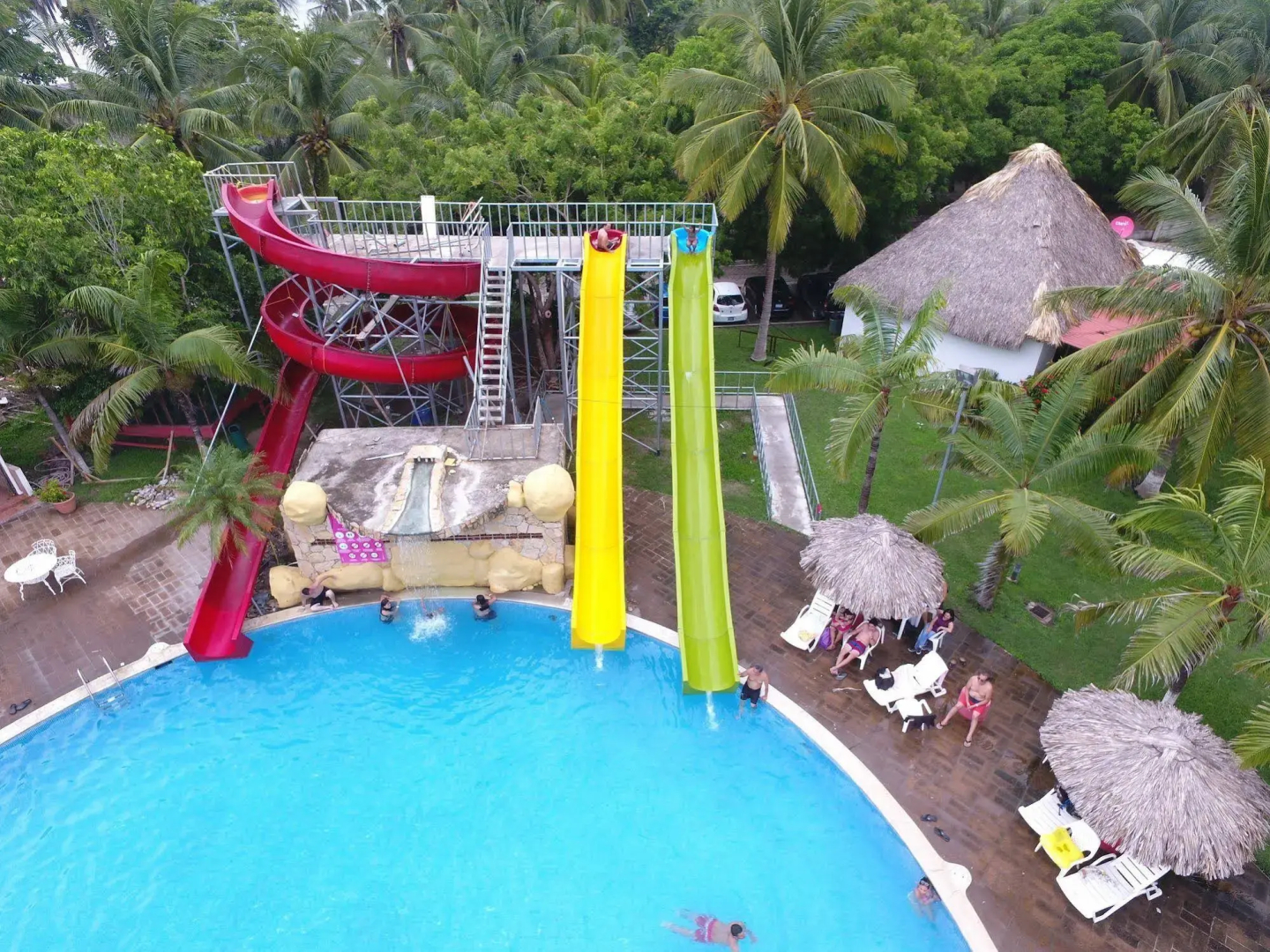 Las Hojas Resort & Beach Club
