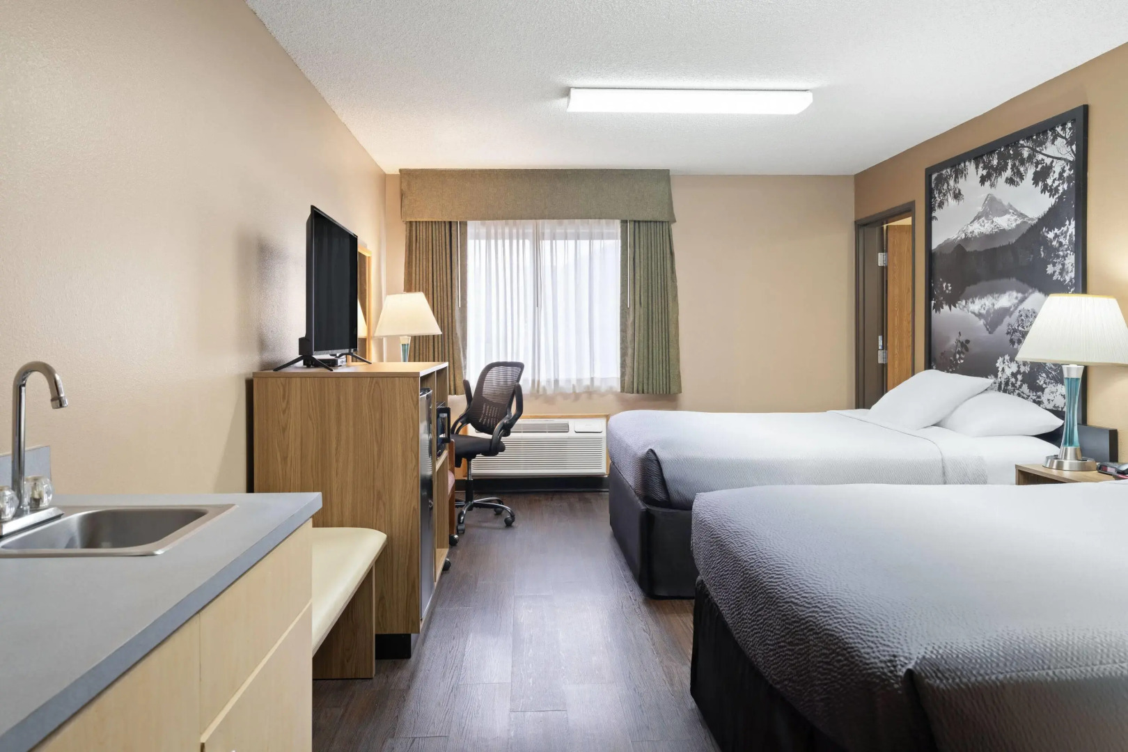 Super 8 by Wyndham Baker City