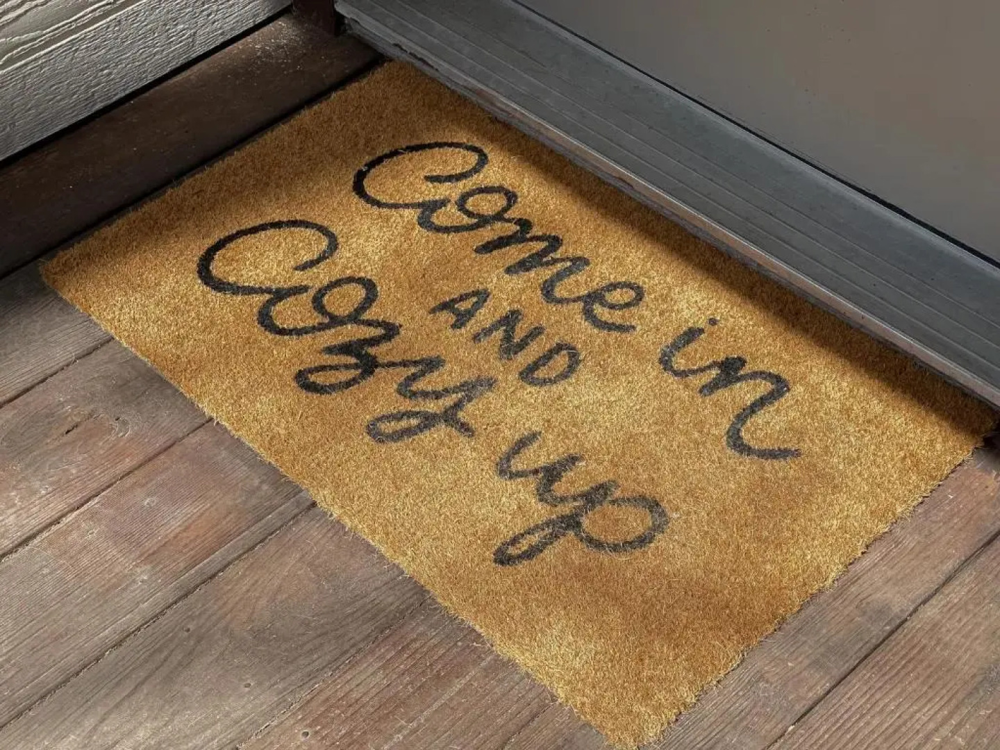 Charming Getaway near Tweety Bird Trail Backyard