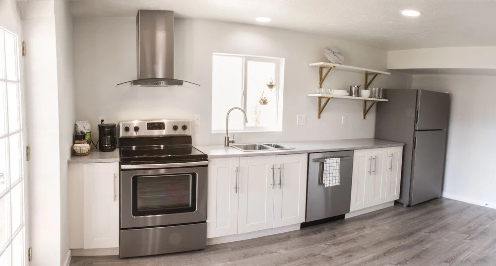 New Luxury Apt Close to Shops, Ski Resorts, and More