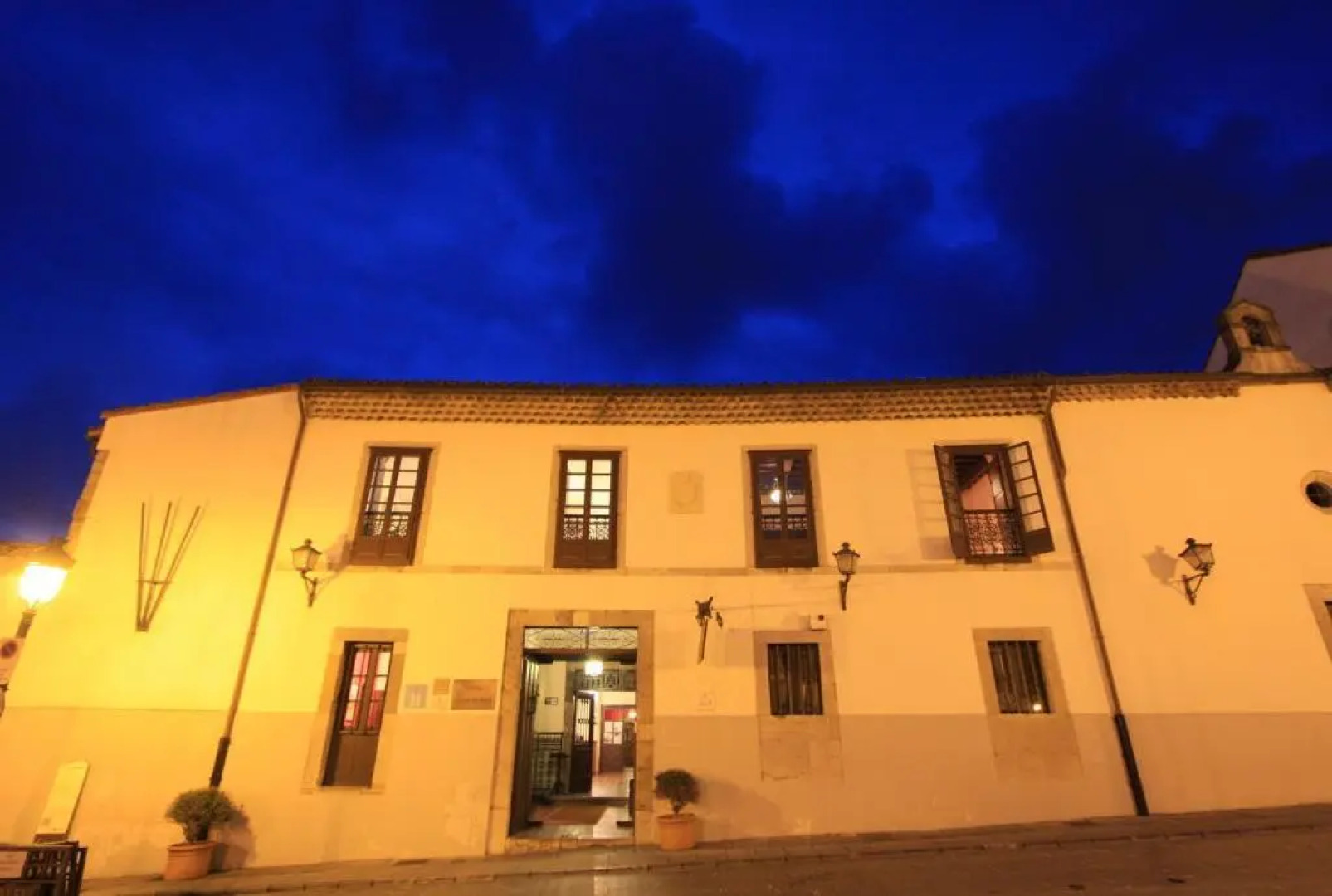 Hotel PAX Casona del Busto