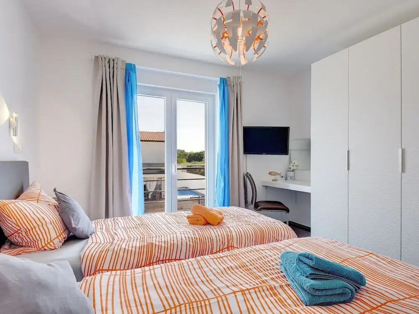 Modern Holiday Home in Novigrad With Pool