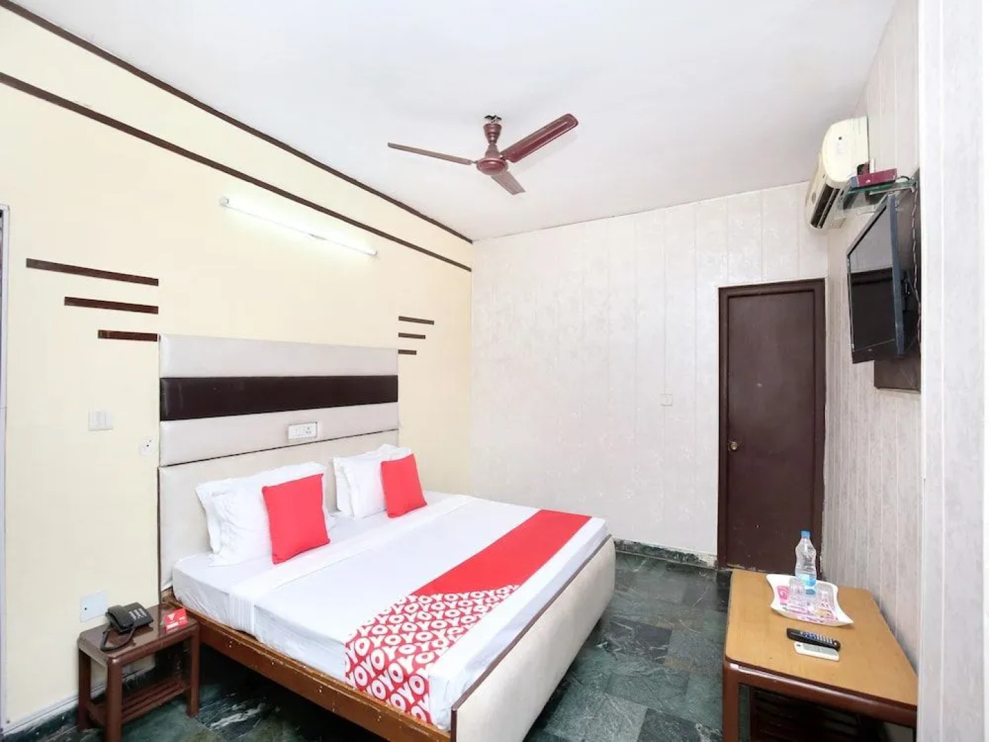 Oyo 14830 Hotel Dreamland Resorts