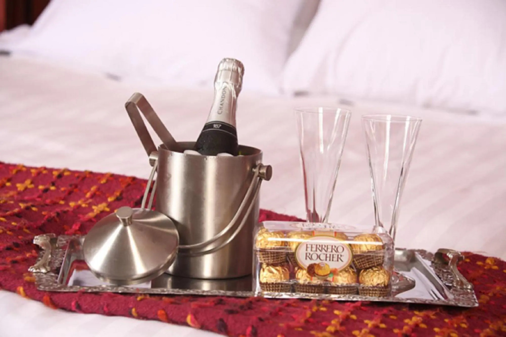 Suites Plaza Las Flores