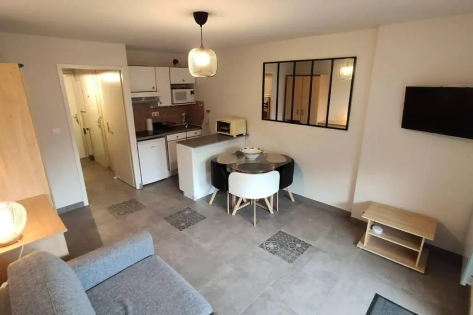 Studio meublé à 2 minutes à pied de la plage.