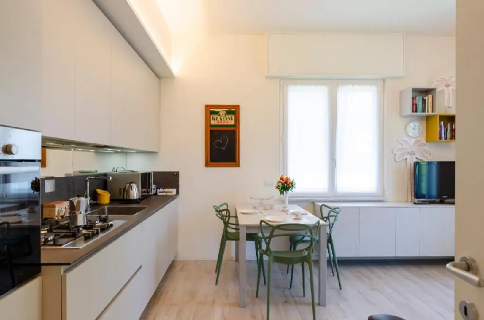 JOIVY Apt For 4, Near Centre, Beach And Train Station