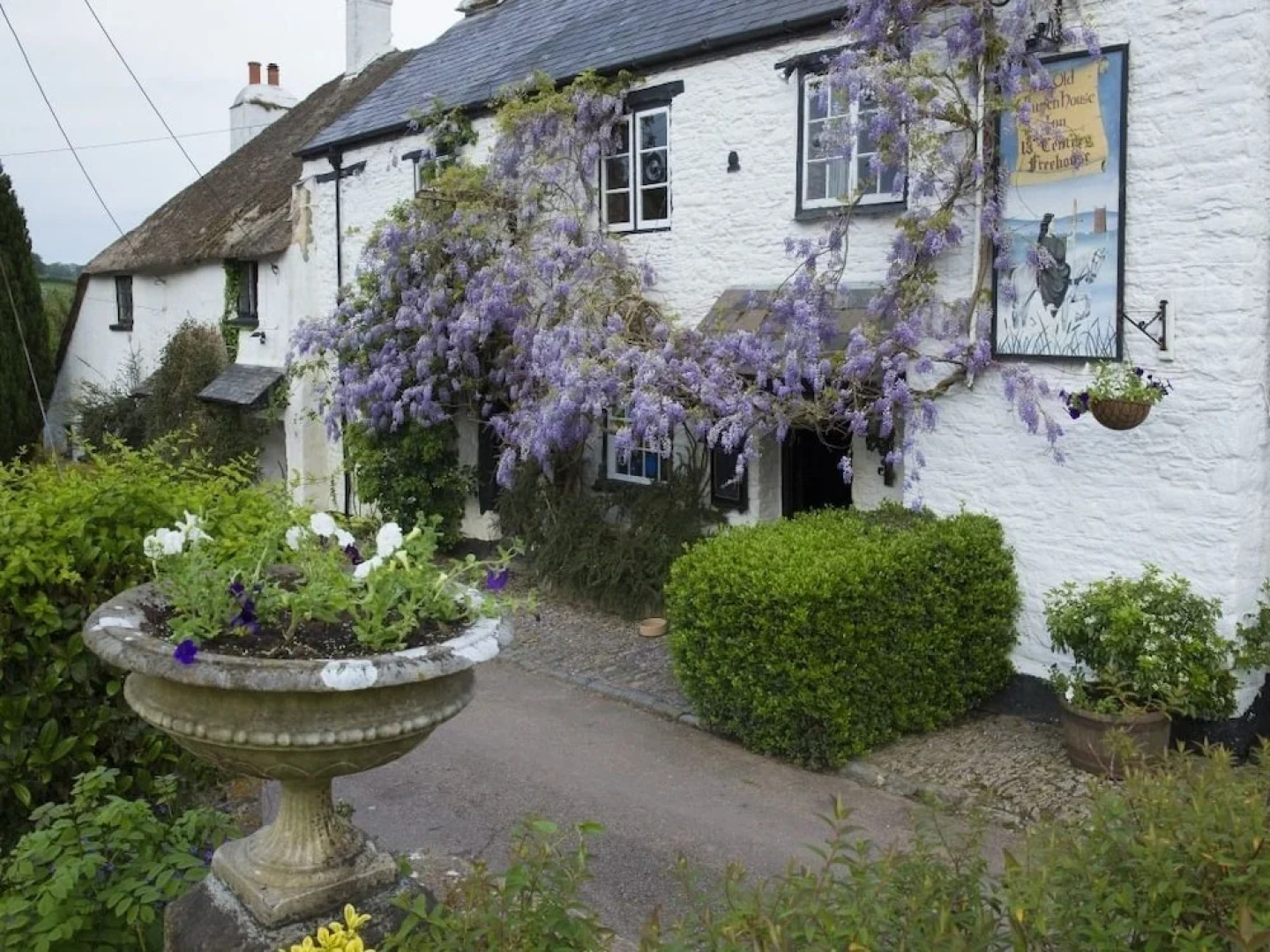 Old Church House Inn