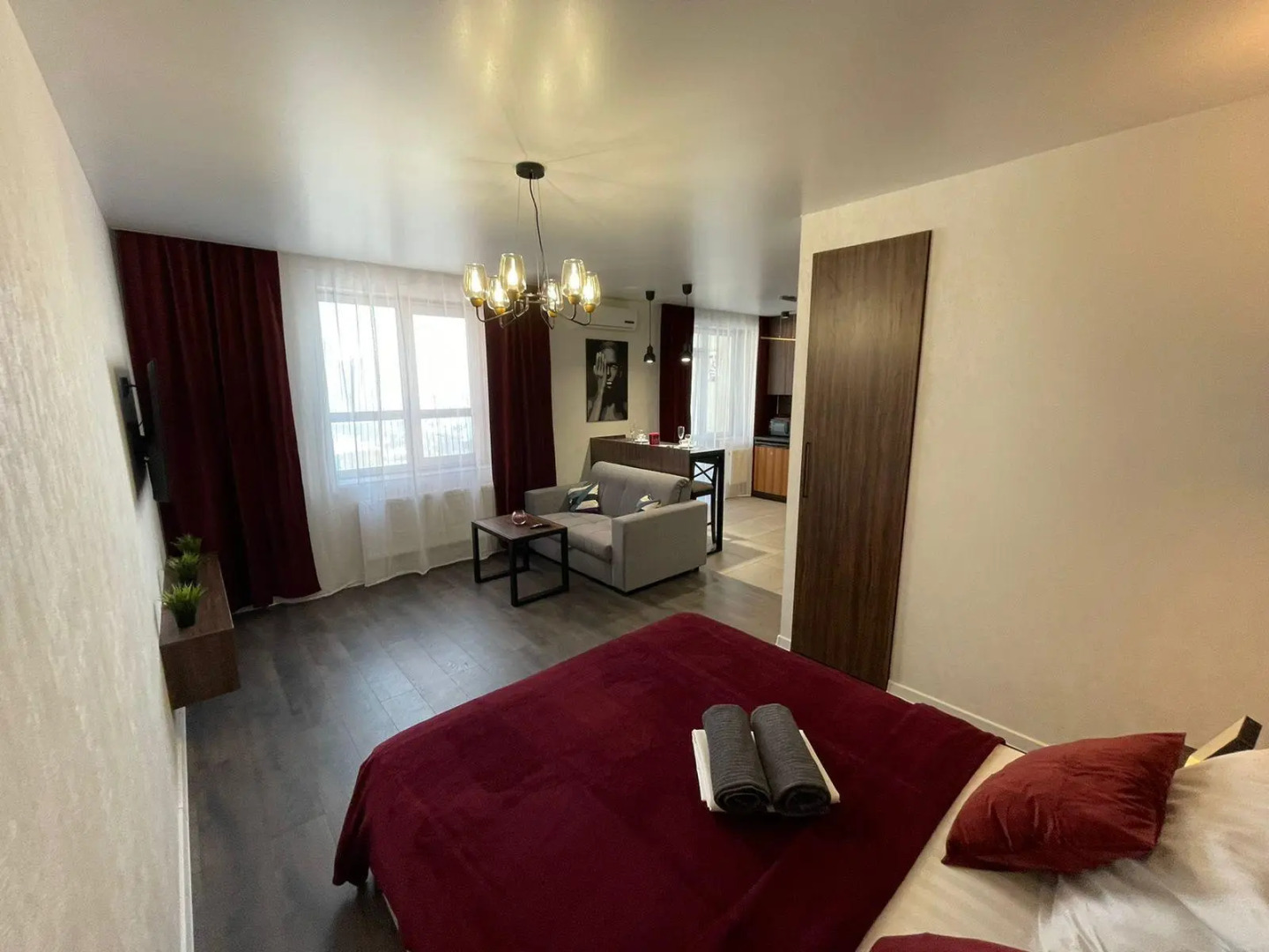 ЖивиТУТ на улице Партизанская 203