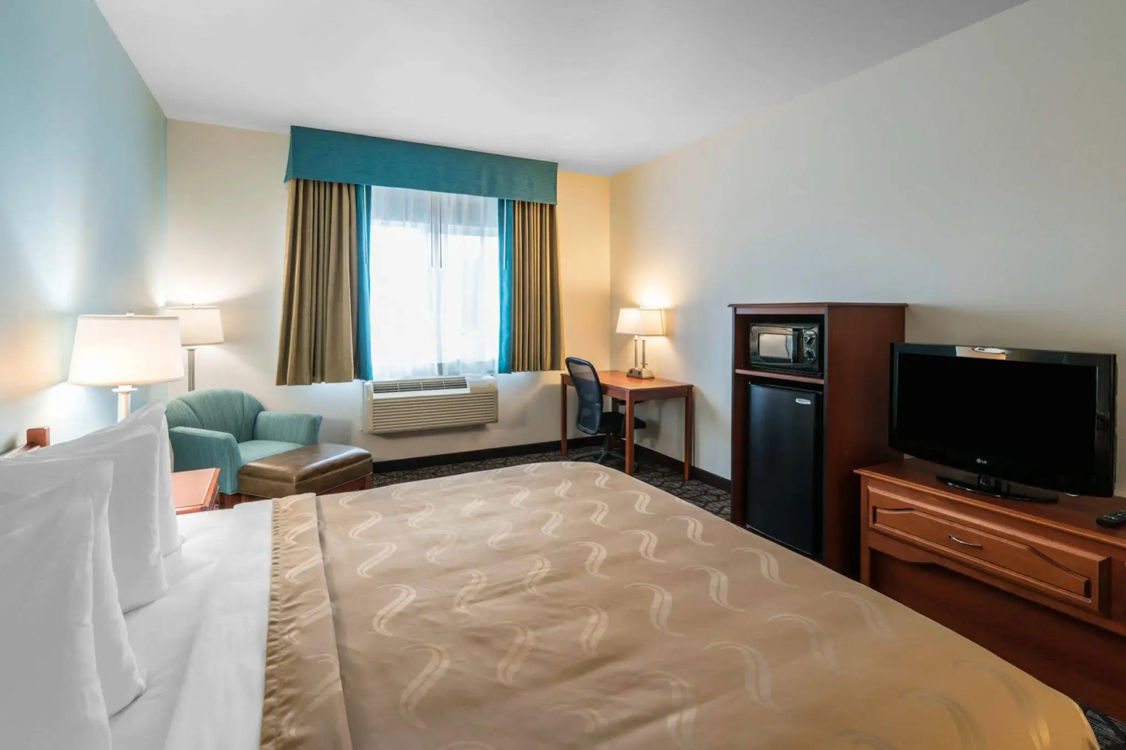 Quality Inn & Suites Sequim at Olympic National Park