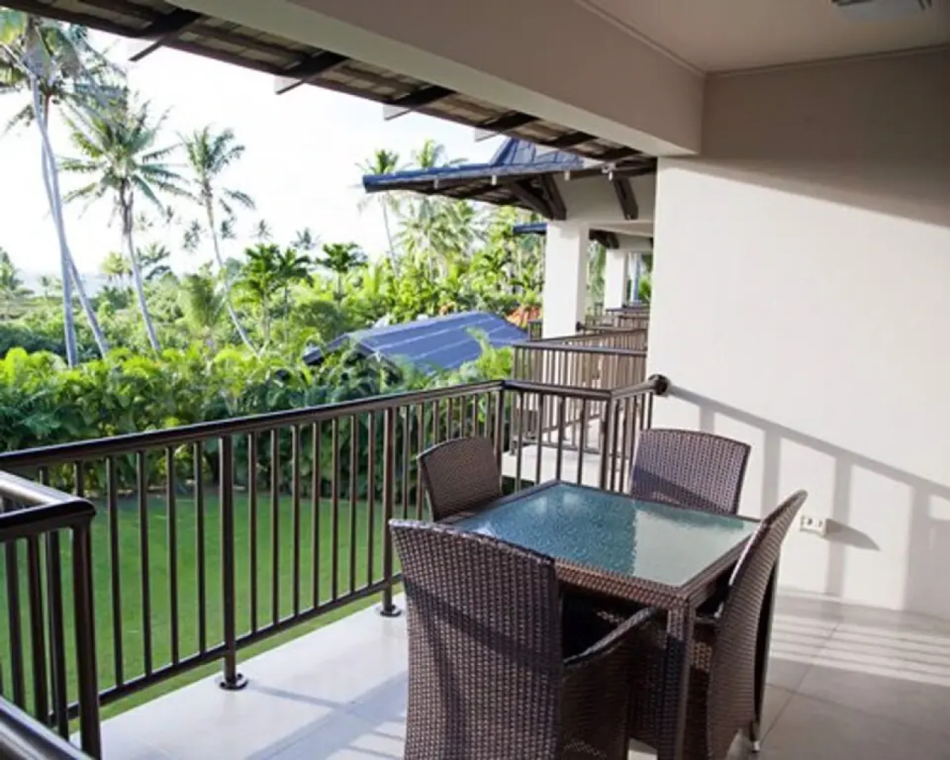 The Holiday Club At Fiji Palms