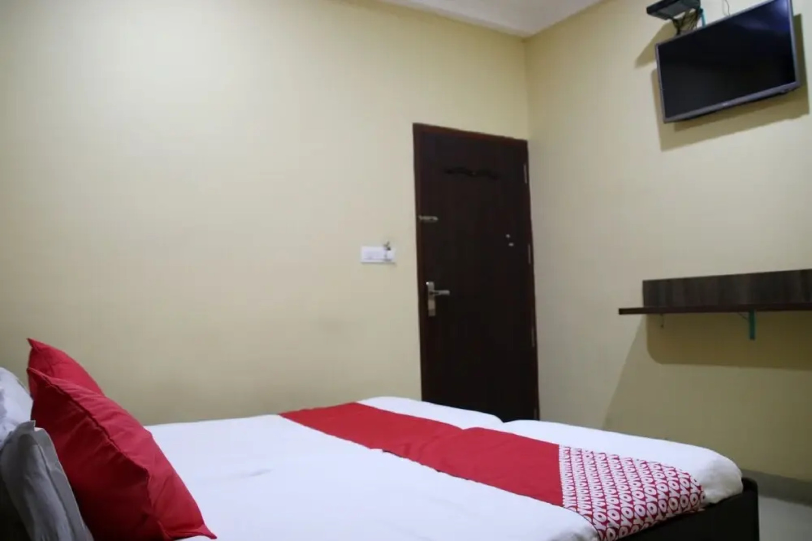 OYO 23423 Hotel Malabar Palace