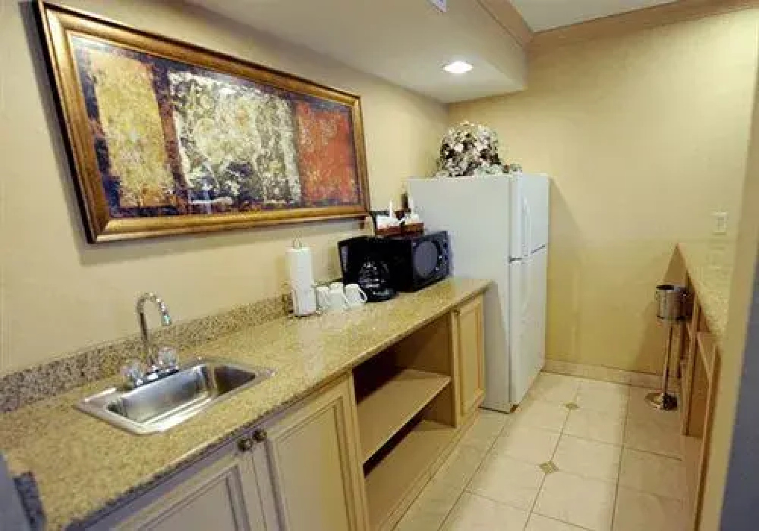 The Grand Hotel - Salem