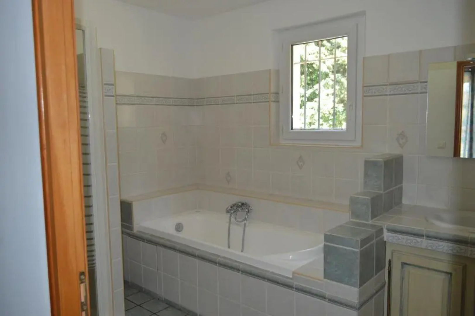 LS2-375 CARABANO Partie de maison avec piscine à partager, 2 personnes, à Cheval Blanc, Luberon, Provence