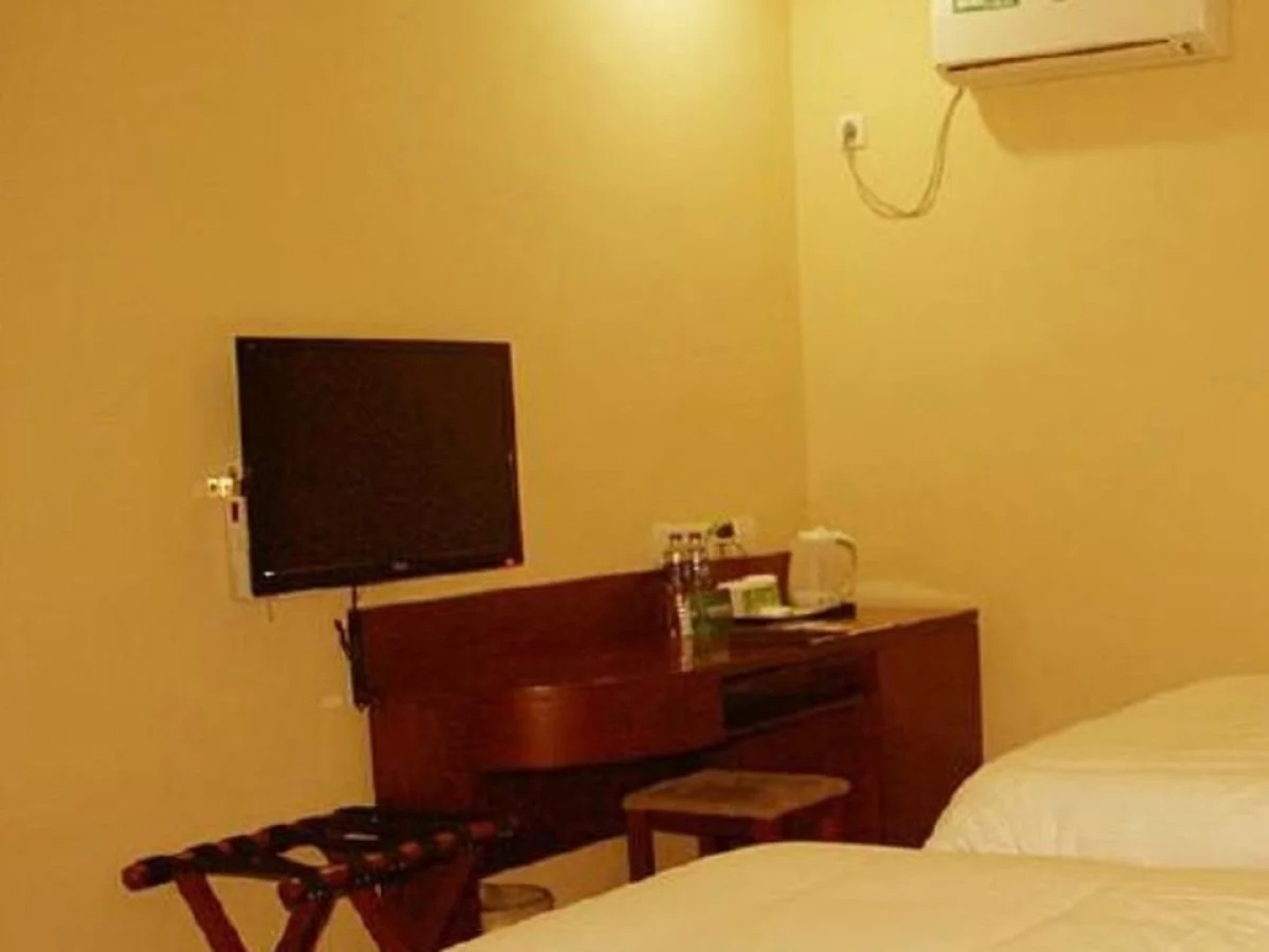 GreenTree Inn Anhui Luan Shouxian Dinghu Avenue Express Hotel