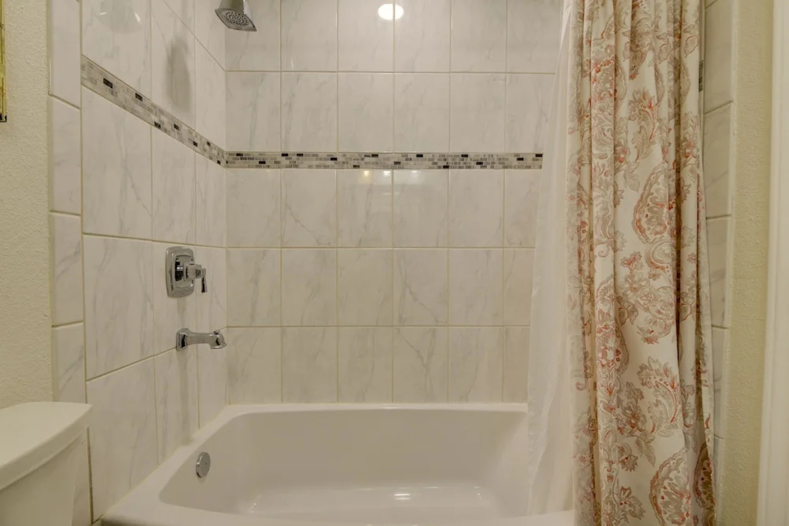 Updated Granbury Home in Historic District!