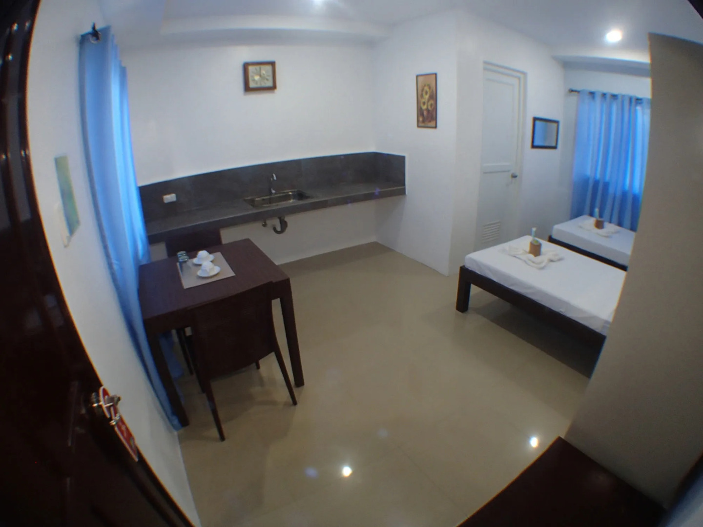 Pescadores Seaview Suites Moalboal