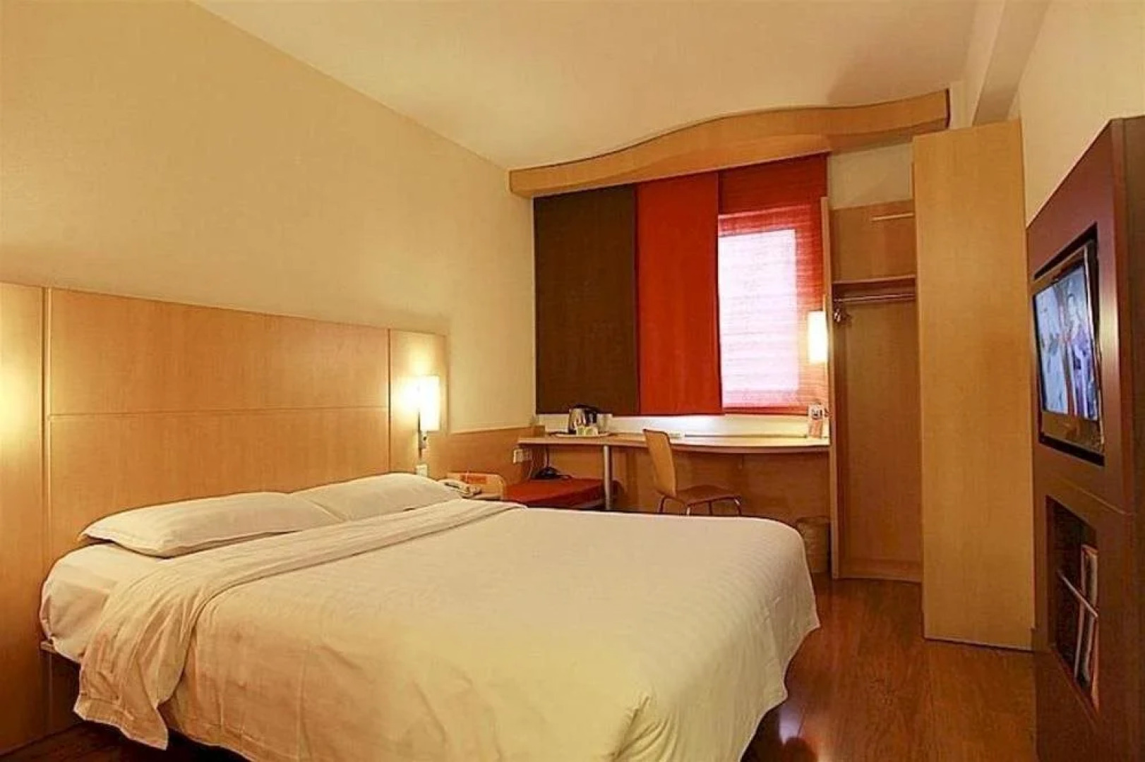 Ibis Hotel (Zhenjiang Da Shi Kou)