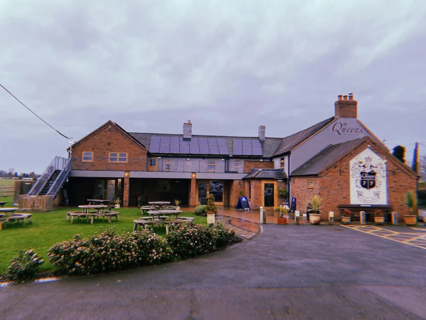 The Queens at Horton