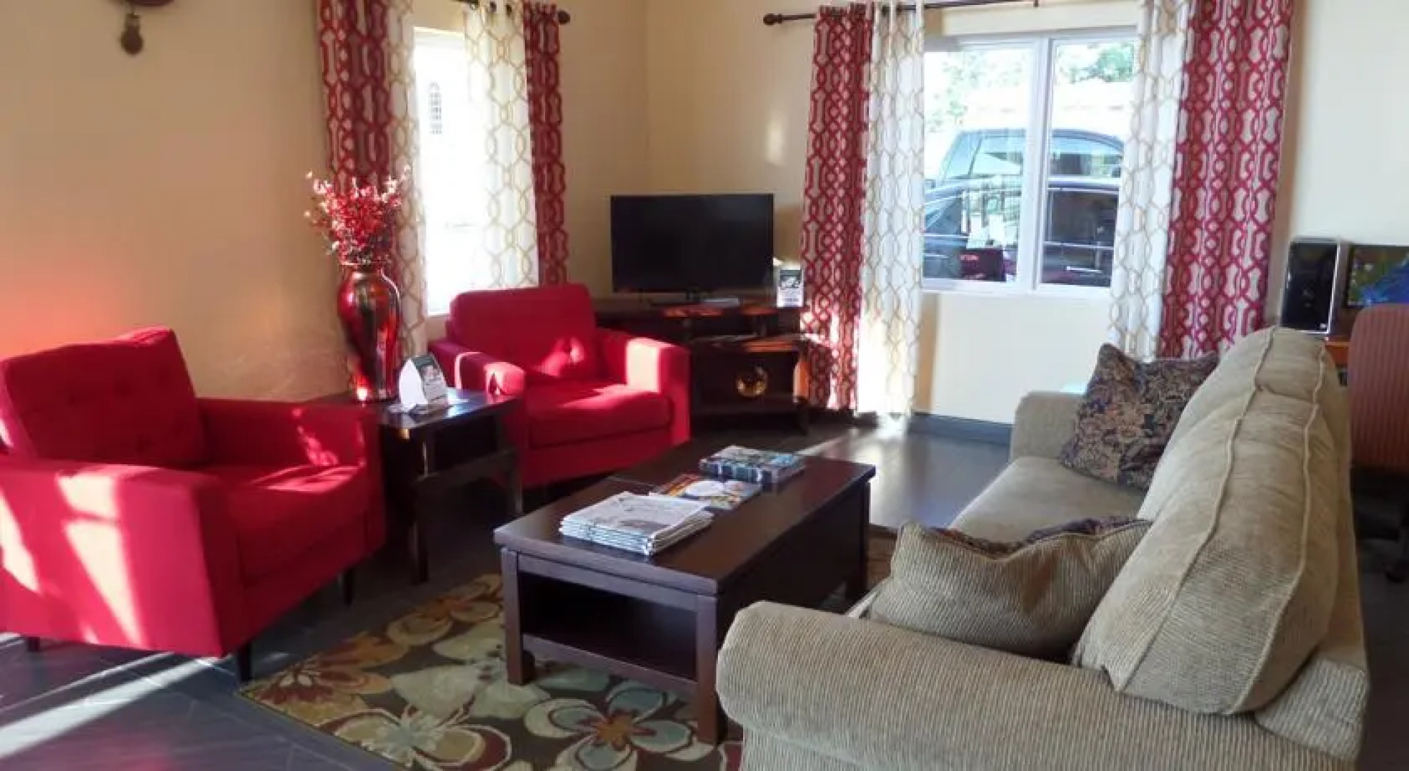 Economy Inn Russellville