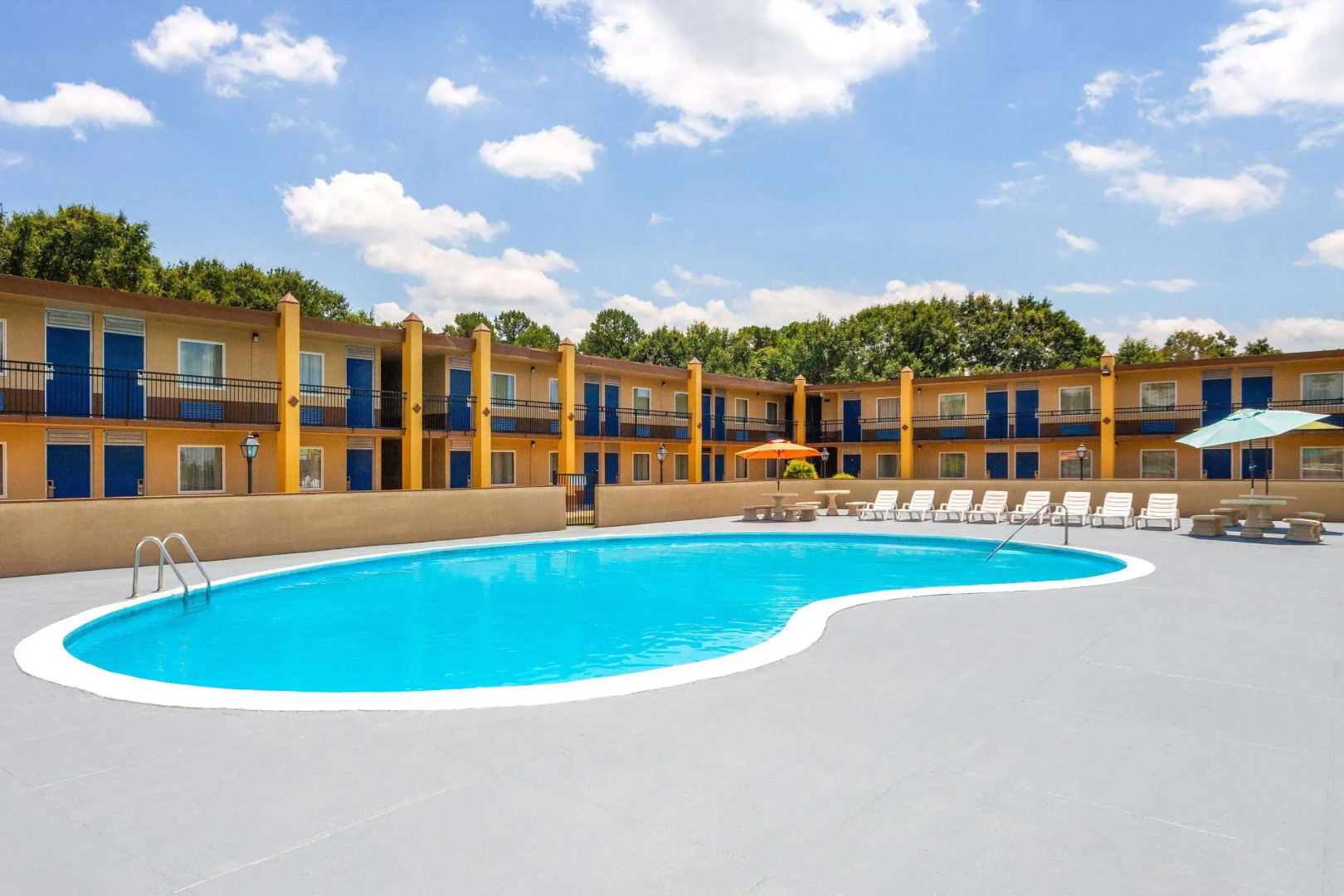 Days Inn by Wyndham Shelby