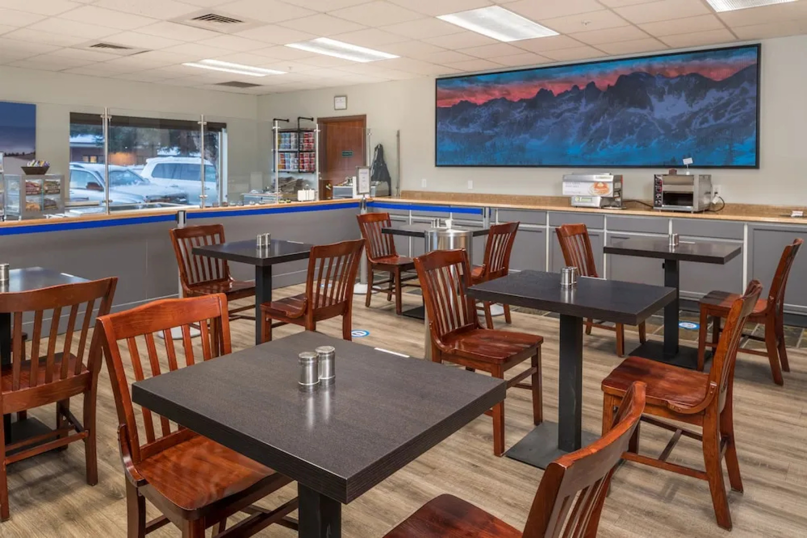 Wood River Inn & Suites