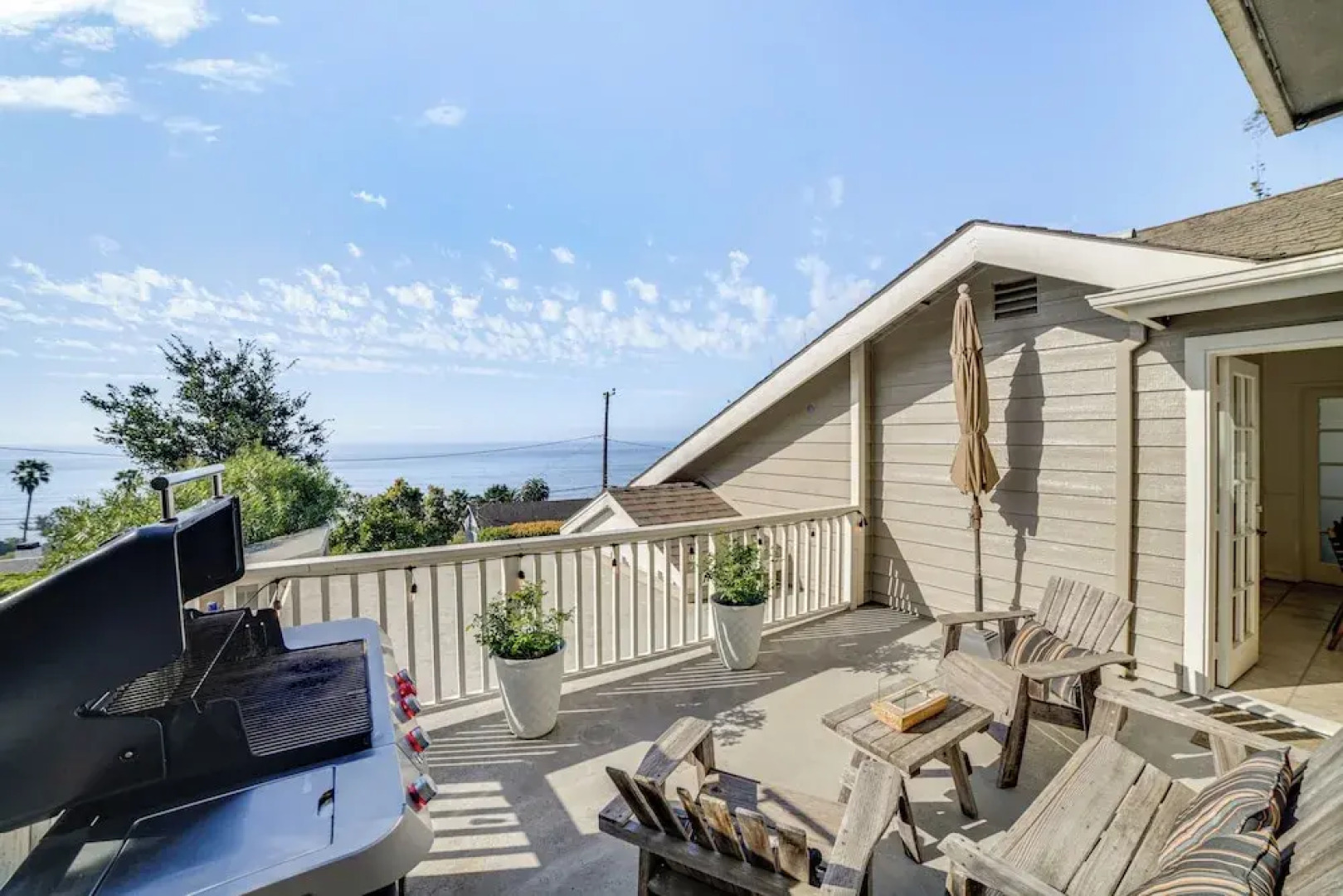 Summerland Home w/ Beach Supplies: Walk to Beach!