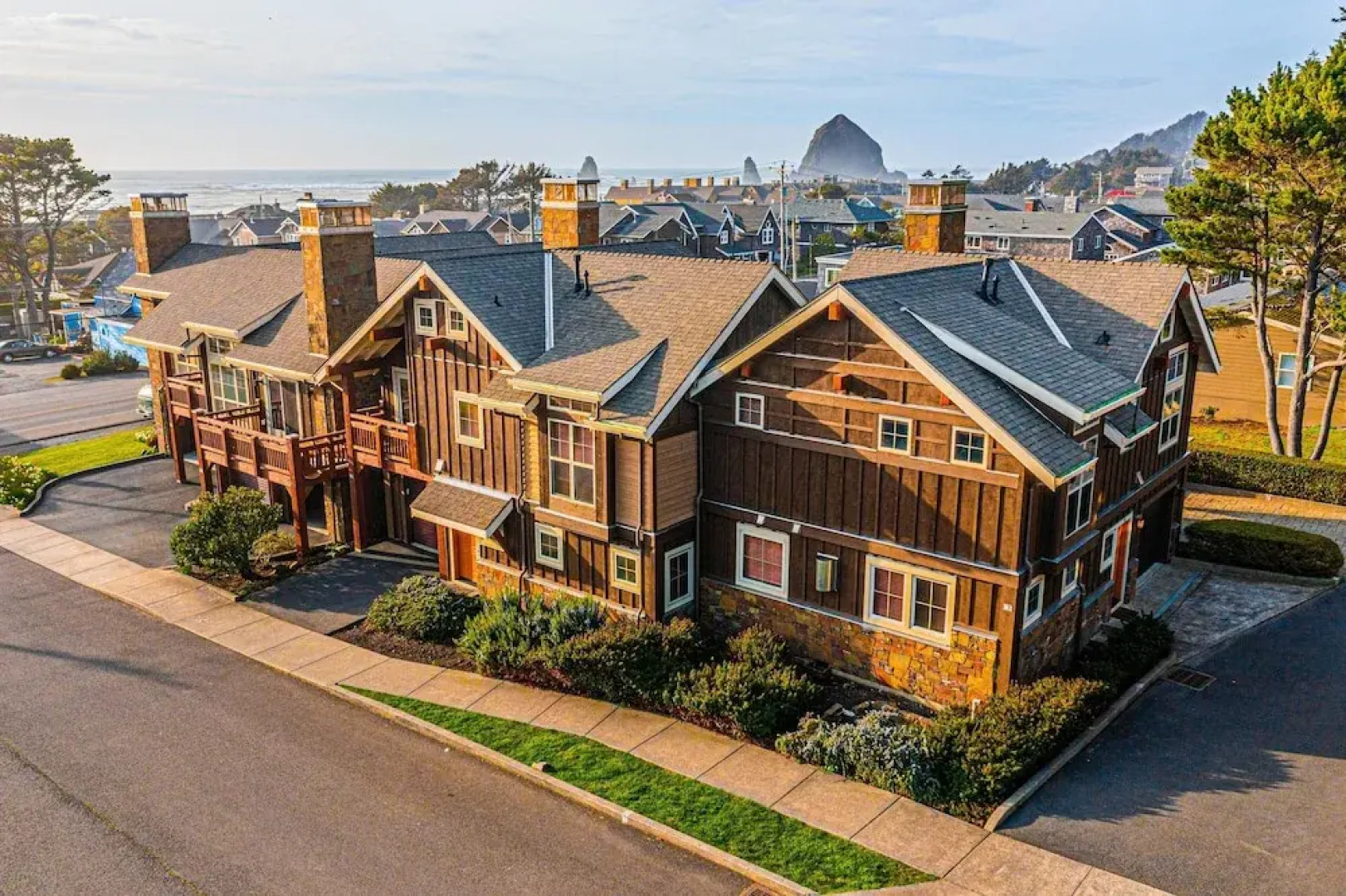 Lodges at Cannon Beach B2