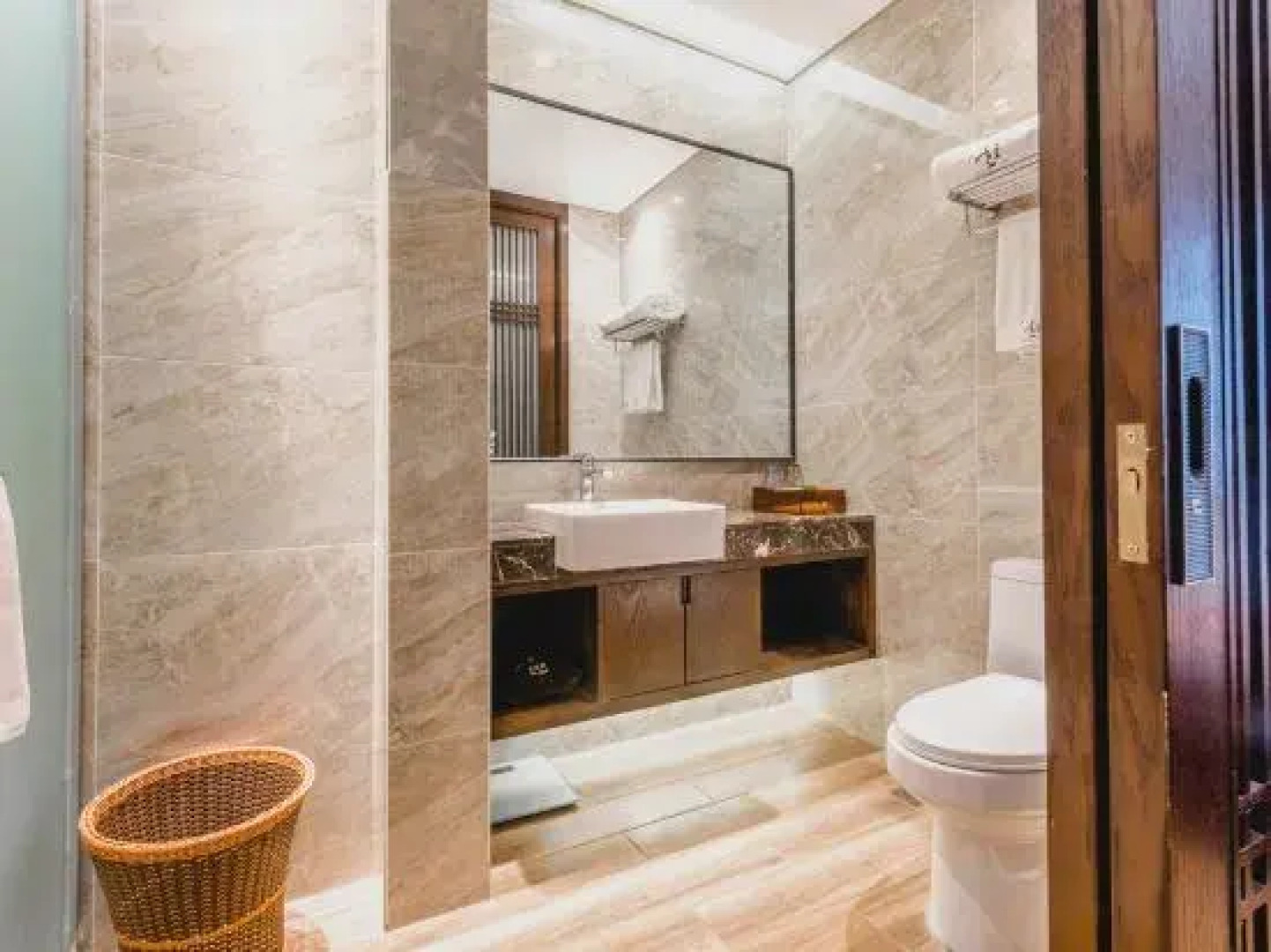 Dongtang Tianmu Narada Hot Spring Holiday Hotel