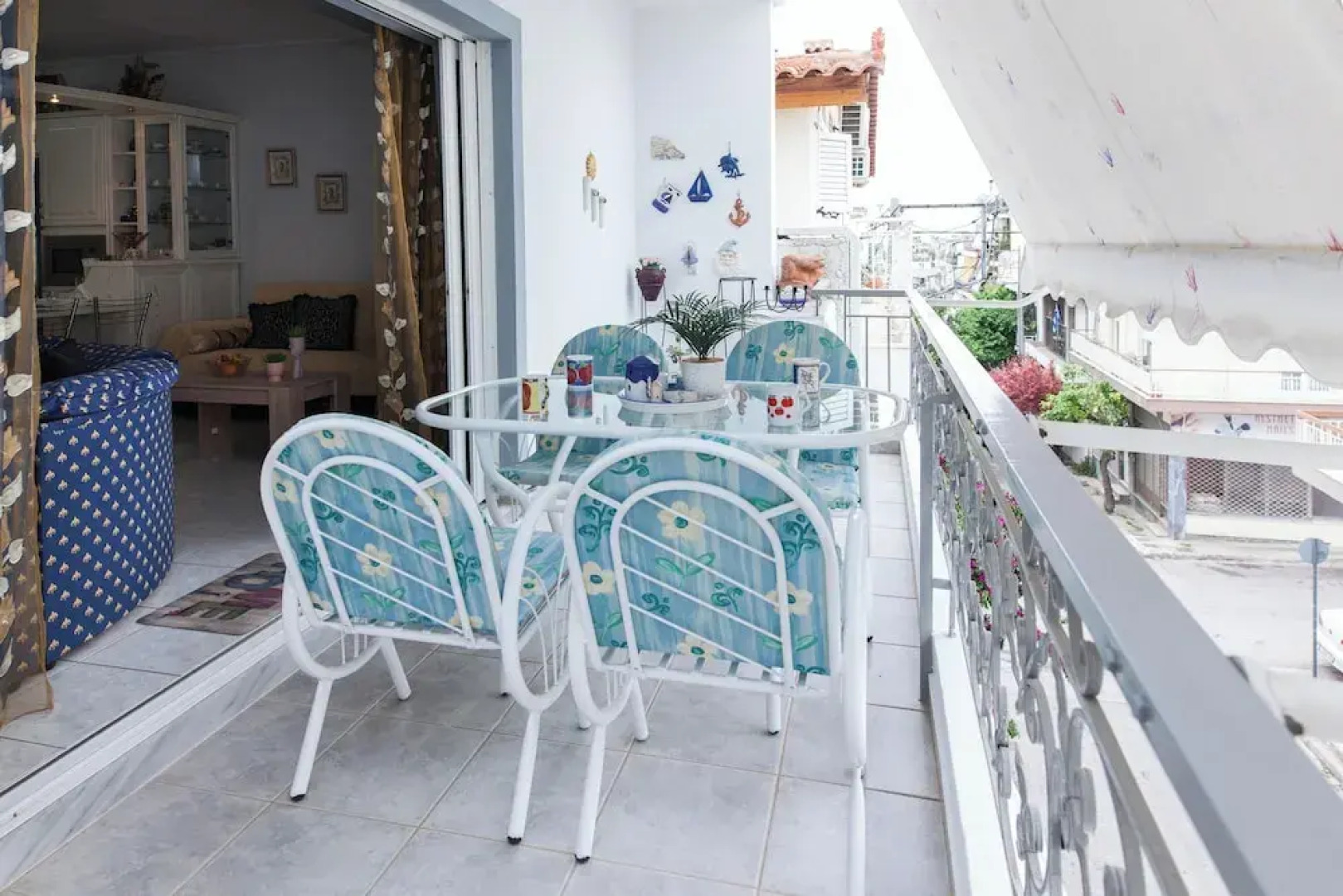 Chrisoupoli Cheerful 2 Bd Apt w Balcony