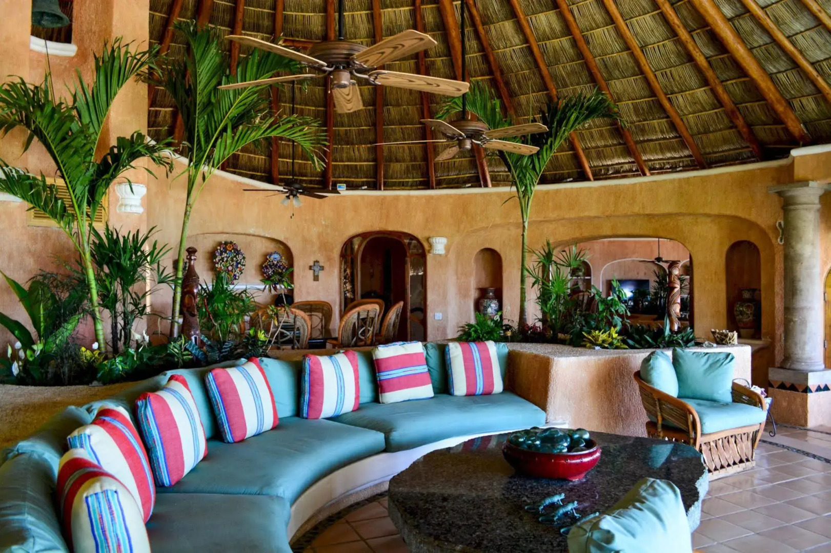 Las Mañanitas by Casago