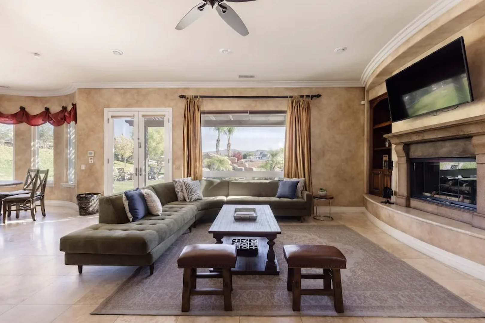 Twilight Vines by AvantStay | Sleeps 20! Wine Country Estate w/ Views