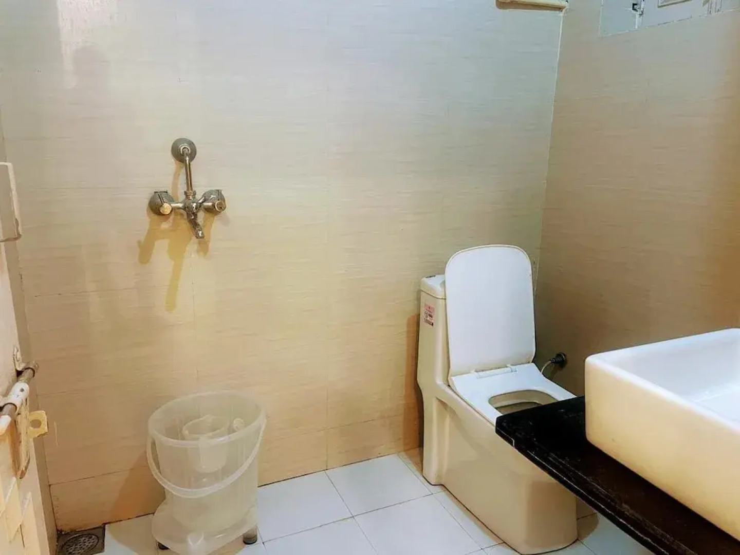 Sunrise Hotel & Restaurant